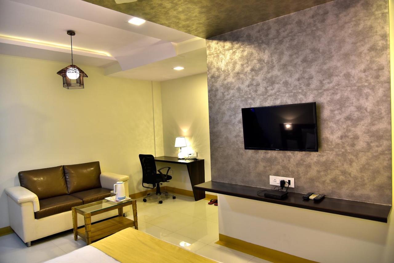 Fabexpress Time Square Hotel Thane Ngoại thất bức ảnh