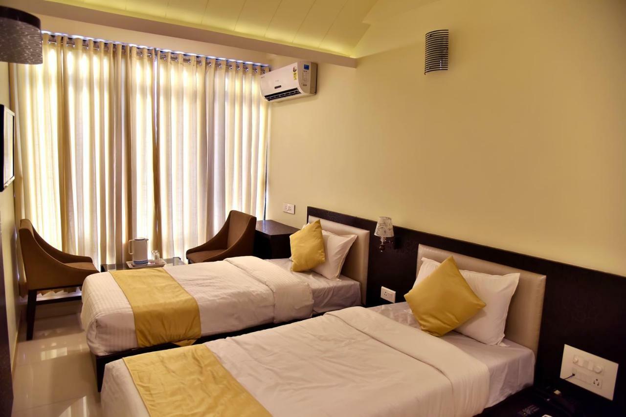 Fabexpress Time Square Hotel Thane Ngoại thất bức ảnh