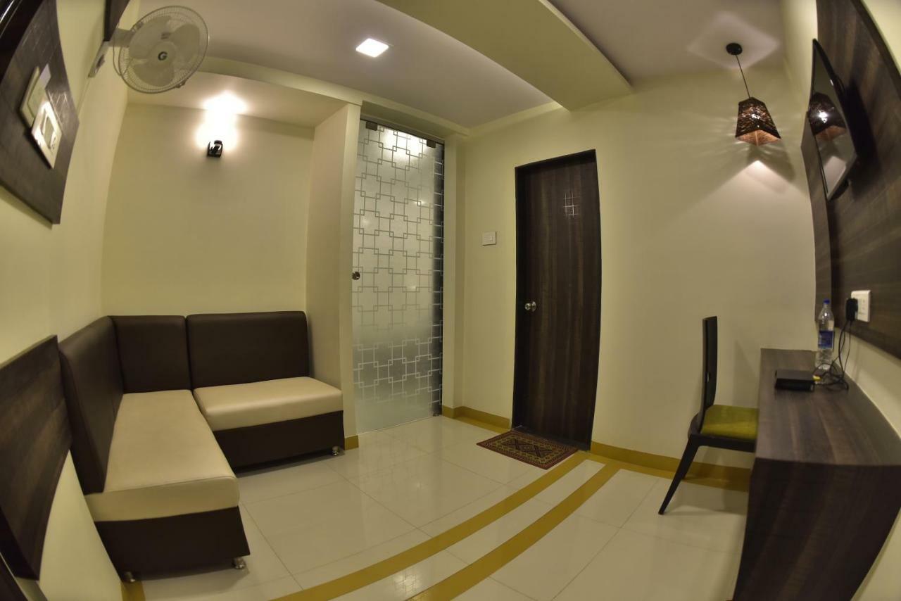 Fabexpress Time Square Hotel Thane Ngoại thất bức ảnh