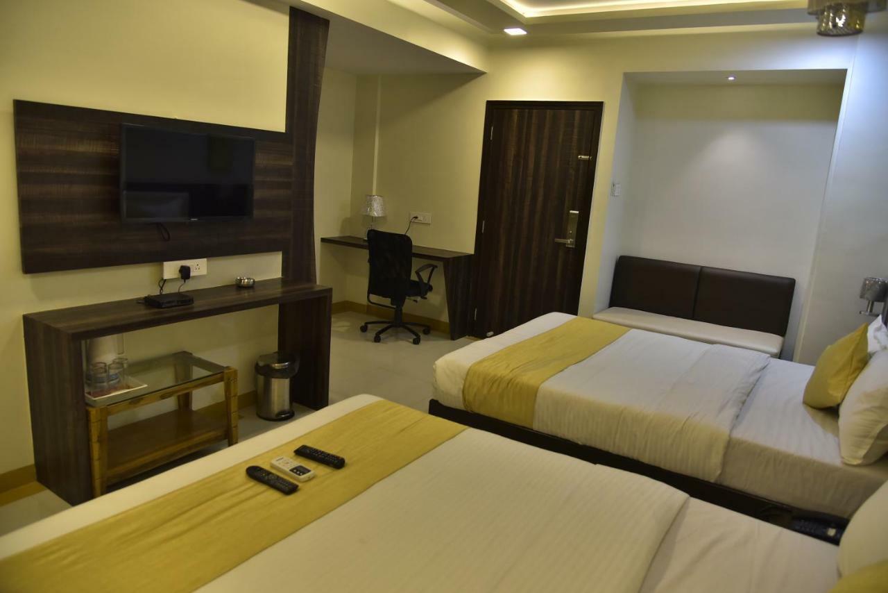 Fabexpress Time Square Hotel Thane Ngoại thất bức ảnh